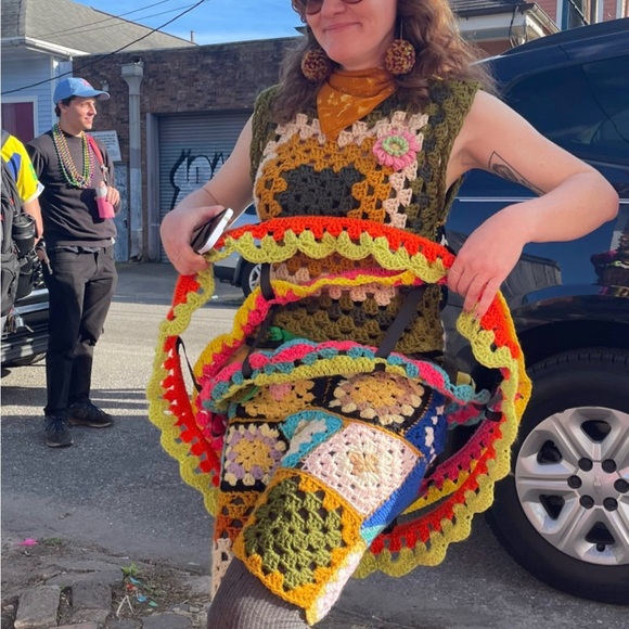 Meet your Posher, Nicole - Picture 5 of 5